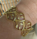 18K YELLOW GOLD 6.77 CT. "VS" DIAMOND "F-G" HIGH-END SCALLOPED BANGLE BRACELET